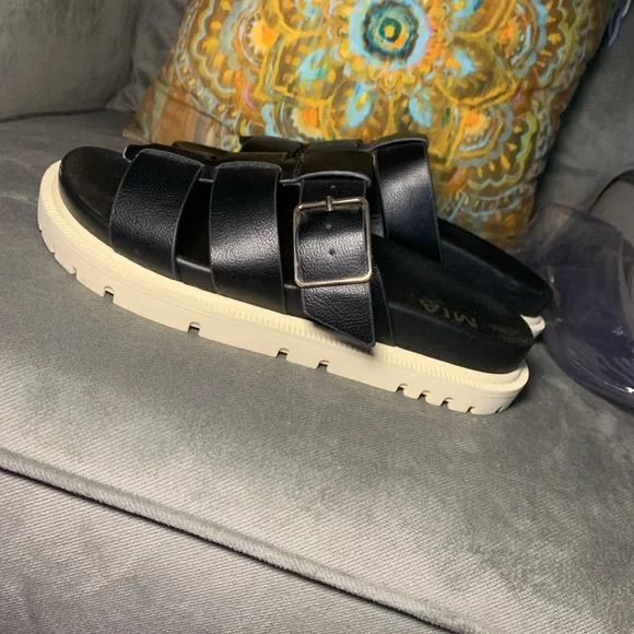 MIA Black Slide Sandals - Picture 8 of 8